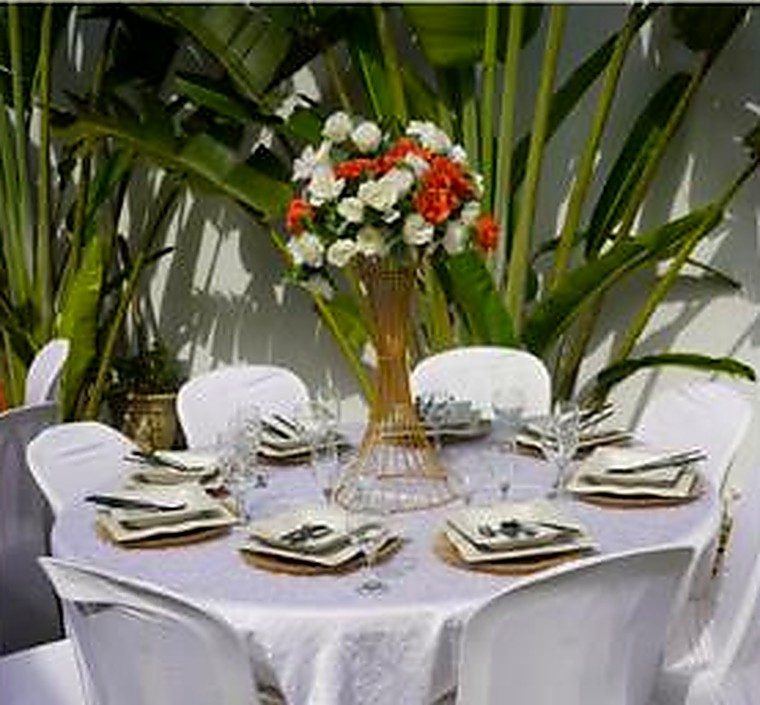 Table dressée sous les palmiers, Le Jardin de Lagune & Saveur